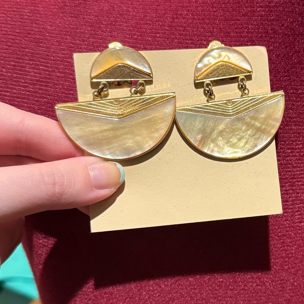 Unmarked Clip On Earrings